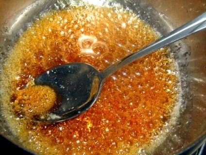 Перепалений цукор від кашлю, властивості продукту, способи приготування (кашлю) Перепалений цукор від кашлю, властивості продукту, способи приготування