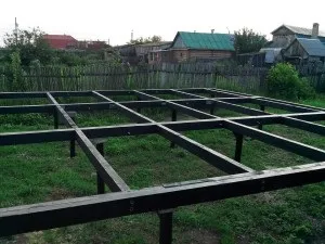 Перший вінець будинку з бруса - як правильно покласти і кріпити на фундаменту відео роботи (вінець) Перший вінець будинку з бруса - як правильно покласти і кріпити на фундаменту відео роботи