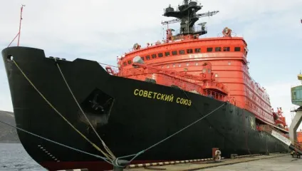 Перший і єдиний в світі атомний криголамний флот »(атомного криголамного флоту) Перший і єдиний в світі атомний криголамний флот »