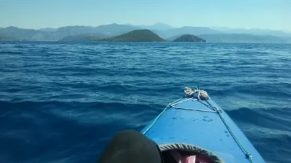 Плавати по морю необхідно!