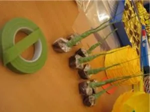 Соняшники з цукерок