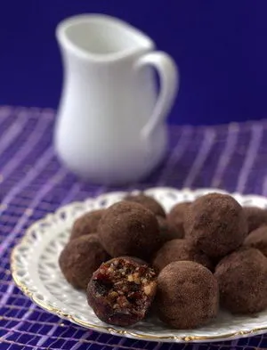 Корисні цукерки із сухофруктів і горіхів своїми руками (цукерки) Корисні цукерки із сухофруктів і горіхів своїми руками