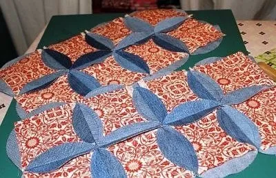 Подушки і покривало зі старих джинсів, штори, ламбрекени, домашній текстиль своїми руками (покривало) Подушки і покривало зі старих джинсів, штори, ламбрекени, домашній текстиль своїми руками