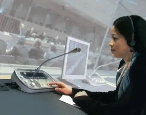 Професія синхронний перекладач опис, де вчитися, необхідні якості