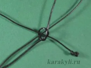 Проста фенечка прямими вузлами з намистинами своїми руками, каракулі