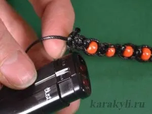 Проста фенечка прямими вузлами з намистинами своїми руками, каракулі
