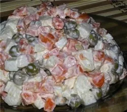 Рецепти класичного зимового салату з ковбасою (зимовий салат рецепти з фото) Рецепти класичного зимового салату з ковбасою