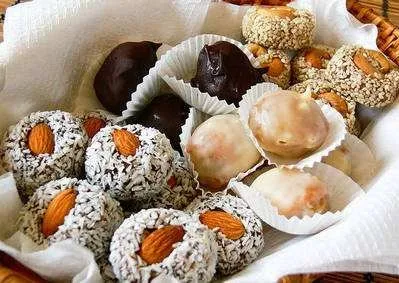 Рецепти цукерок із сухофруктів і горіхів (корисні цукерки без цукру) Рецепти цукерок із сухофруктів і горіхів