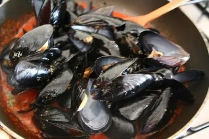 Рецепт суп з мідій по-неаполітанські (zuppa di cozze alla napoletana), крок за кроком, з фото (по-неаполітанські) Рецепт суп з мідій по-неаполітанські (zuppa di cozze alla napoletana), крок за кроком, з фото