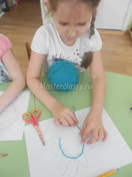 Малюнки з пряжі