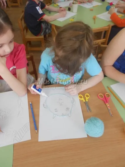 Малюнки з пряжі