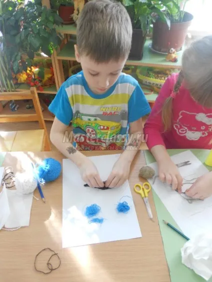 Малюнки з пряжі