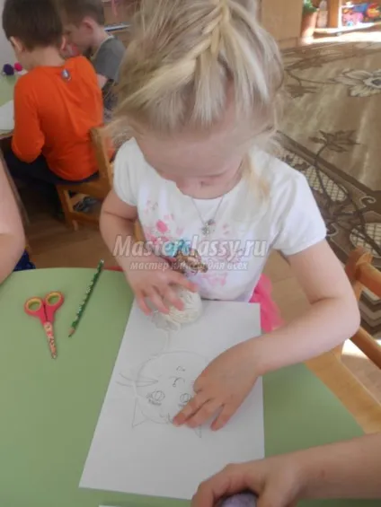 Малюнки з пряжі