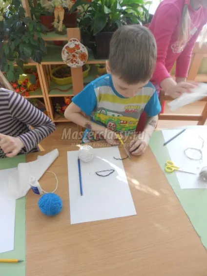 Малюнки з пряжі