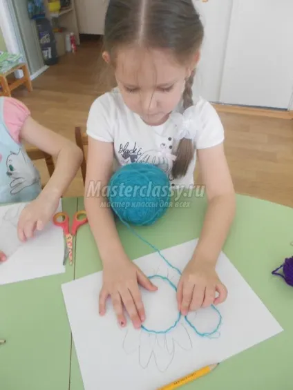 Малюнки з пряжі