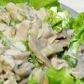 Салат з куркою, квасолею і печерицями, готуємо смачно