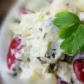 Салат з куркою, квасолею і печерицями, готуємо смачно