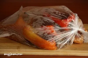 Салат з запеченого болгарського перцю (перцю) Салат з запеченого болгарського перцю