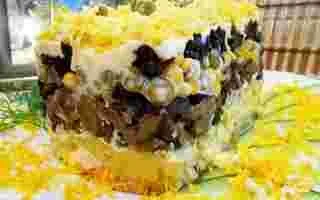Салат мисливський з куркою і грибами (куркою) Салат мисливський з куркою і грибами