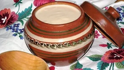 Ряжанка користь і шкода для організму, шлунка, при вагітності, ряжанка на ніч
