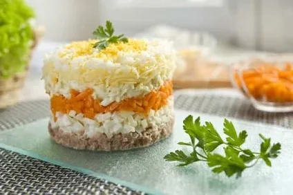 Салат мімоза - класичний салат з рибою рецепт з фото