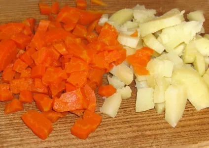 Салат олів'є рецепт класичний з ковбасою і солоними огірками (рецепт) Салат олів'є рецепт класичний з ковбасою і солоними огірками
