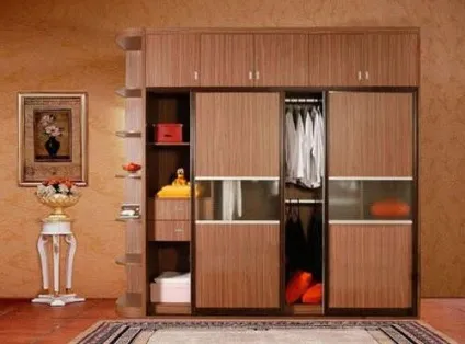 Шафи з антресолями в спальню і передпокій - над дверима, над прорізом (прорізом) Шафи з антресолями в спальню і передпокій - над дверима, над прорізом