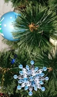 Сніжинки в техніці квіллінг