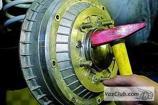 Зняття і установка задніх гальмівних колодок нива 2121, нива 2131