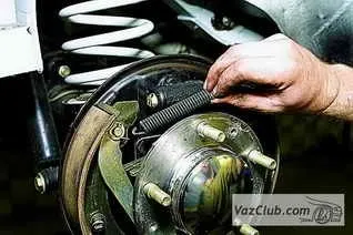 Зняття і установка задніх гальмівних колодок нива 2121, нива 2131