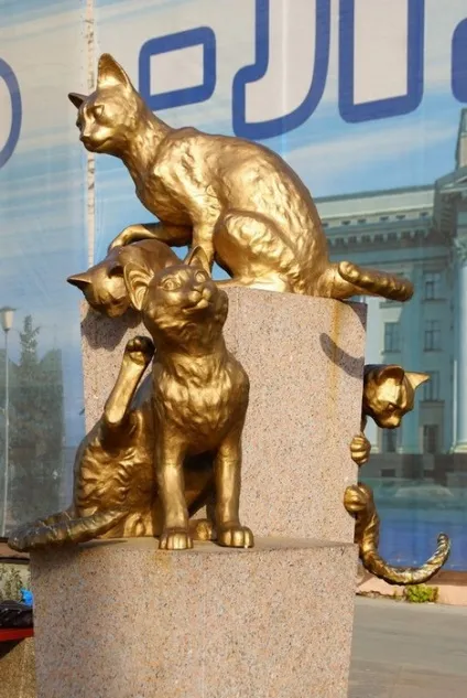 Сквер сибірських кішок, присвячений кошкам- рятівниця (кішок) Сквер сибірських кішок, присвячений кошкам- рятівниці