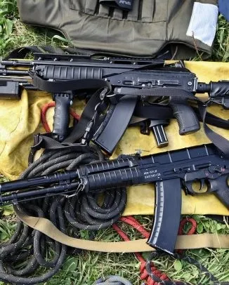Солдат позбавлять від ременя із зіркою на блясі, армійський вісник (солдат) Солдат позбавлять від ременя із зіркою на блясі, армійський вісник
