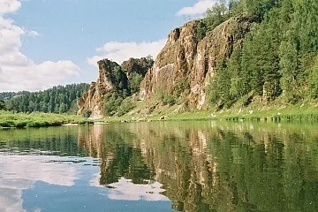 Сплав по річці на катамаранах