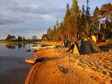 Сплав по річці на катамаранах