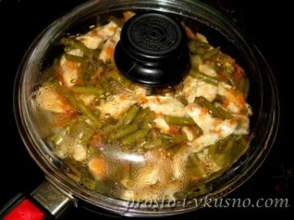 Стручкова квасоля з куркою