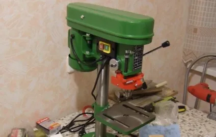 Свердлильний верстат пристрій, принцип роботи, застосування