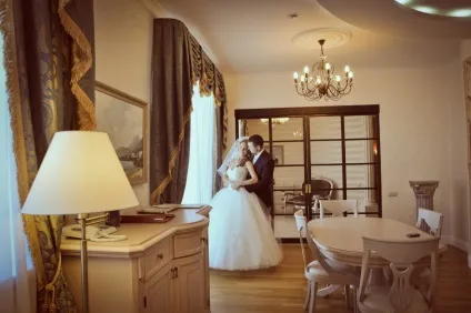 Весільна фотосесія фото в день весілля зі смаком - берег волги - роза вітрів - парк 40-річчя (весілля) Весільна фотосесія фото в день весілля зі смаком - берег волги - роза вітрів - парк 40-річчя