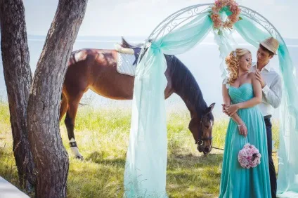 Весільна фотосесія фото в день весілля зі смаком - берег волги - роза вітрів - парк 40-річчя (берег волги) Весільна фотосесія фото в день весілля зі смаком - берег волги - роза вітрів - парк 40-річчя
