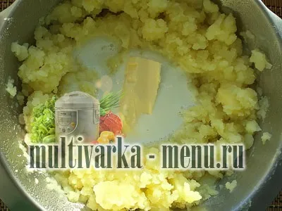 Свинячий гуляш з повітряним картопляним пюре, другі страви (як приготувати гуляш) Свинячий гуляш з повітряним картопляним пюре, другі страви