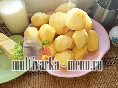 Свинячий гуляш з повітряним картопляним пюре, другі страви (свинячий гуляш) Свинячий гуляш з повітряним картопляним пюре, другі страви