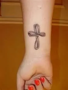 Тату хрест (значення, фото, ескізи), tattoofotos (жіночі татуювання) Тату хрест (значення, фото, ескізи), tattoofotos
