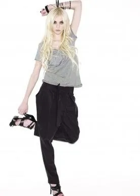 Тейлор Момсен (taylor momsen) біографія, фільмографія і особисте життя (фото) (momsen) Тейлор Момсен (taylor momsen) біографія, фільмографія і особисте життя (фото)