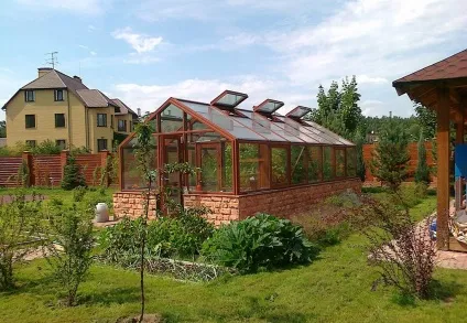Теплиця з віконних рам своїми руками зі старих рам зробити парник, відео та фото, з пластикових (теплиця) Теплиця з віконних рам своїми руками зі старих рам зробити парник, відео та фото, з пластикових
