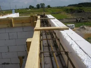Пристрій армопоясу в будинку з газобетону (будинку) Пристрій армопоясу в будинку з газобетону