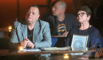 Поведінка батька Фріске в пусть говорят назвали огидним (батька) Поведінка батька Фріске в пусть говорят назвали огидним