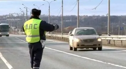 Видозмінені і нечитабельним номера, політичний клас (вигляді попередження штрафу розмірі) Видозмінені і нечитабельним номера, політичний клас