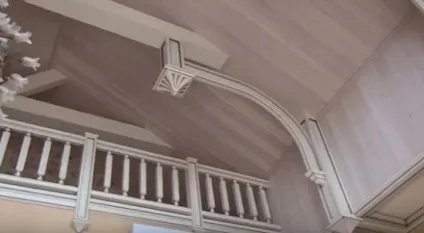 В який колір пофарбувати стелю в старому сільському будинку (пофарбувати) В який колір пофарбувати стелю в старому сільському будинку