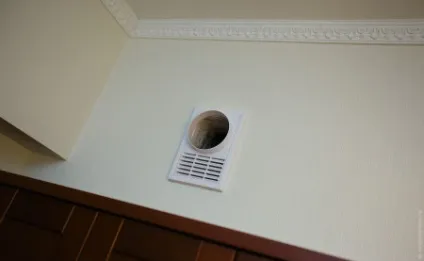 Витяжка під натяжними стелями, короб для підведення до вентканалу (короб) Витяжка під натяжними стелями, короб для підведення до вентканалу