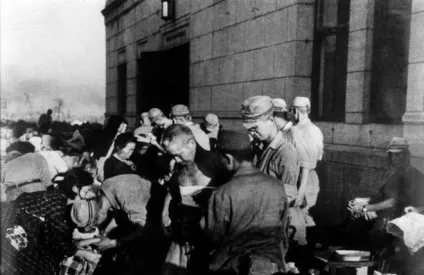 Хіросіма і нагасакі після падіння атомної бомби (після) Хіросіма і нагасакі після падіння атомної бомби