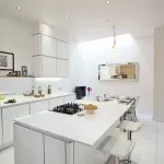 Яскрава кухня стильні приклади барвистого дизайну кухні на фото (яскрава) Яскрава кухня стильні приклади барвистого дизайну кухні на фото